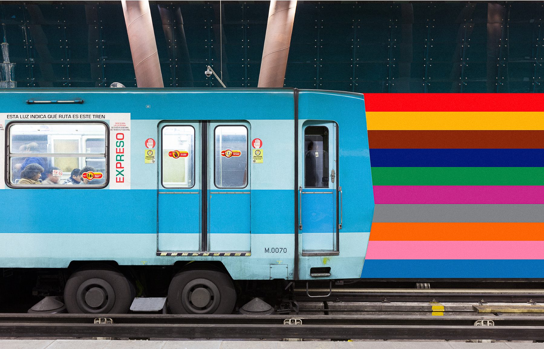 Tote bags in the identity